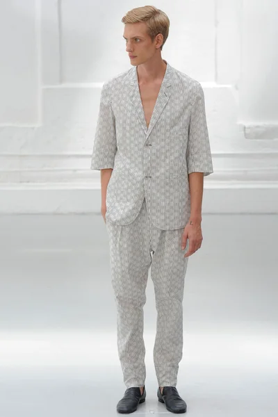 Look 17